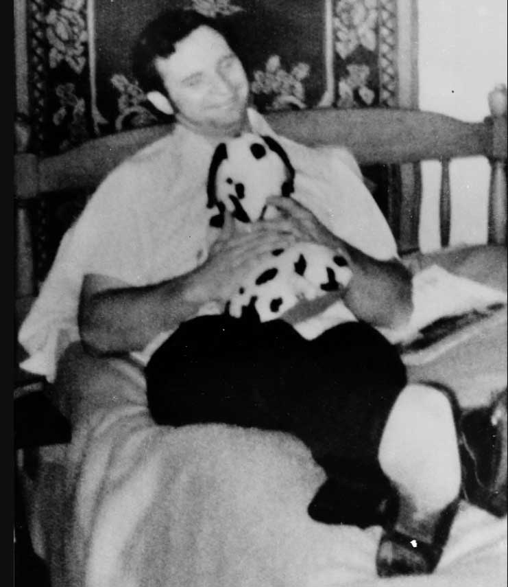Дин Корлл Конфетный человек, в начале 1970-х годов в Хьюстоне, штат Техас Дин Корлл Конфетный человек, в начале 1970-х годов в Хьюстоне, штат Техас
