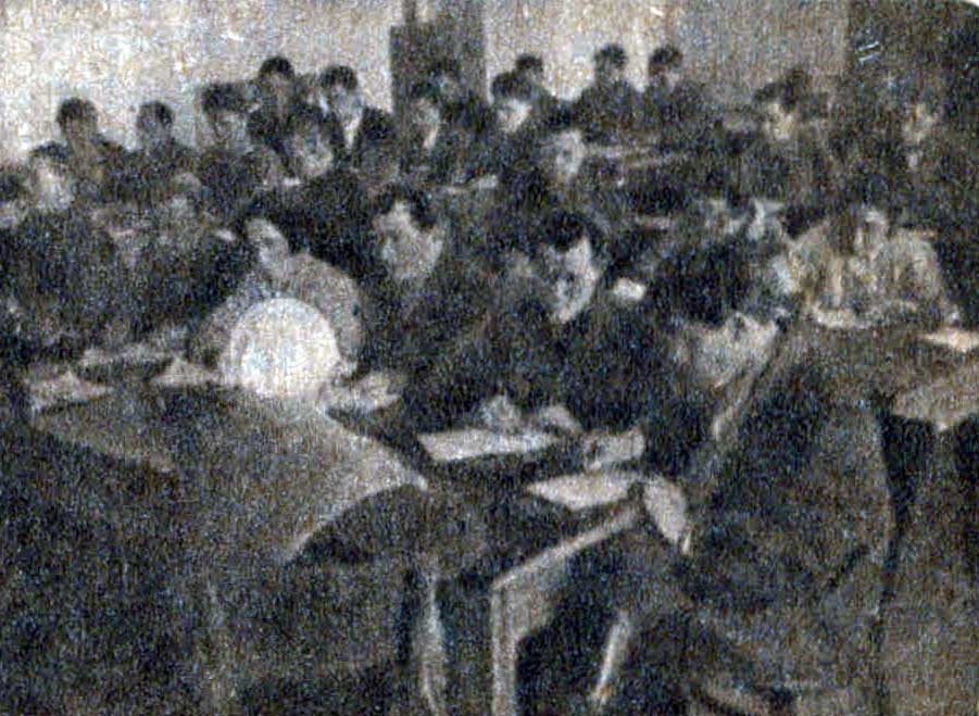 Казань рабочие в Комуниверситете, фотография 1931 год Казань рабочие в Комуниверситете, фотография 1931 год