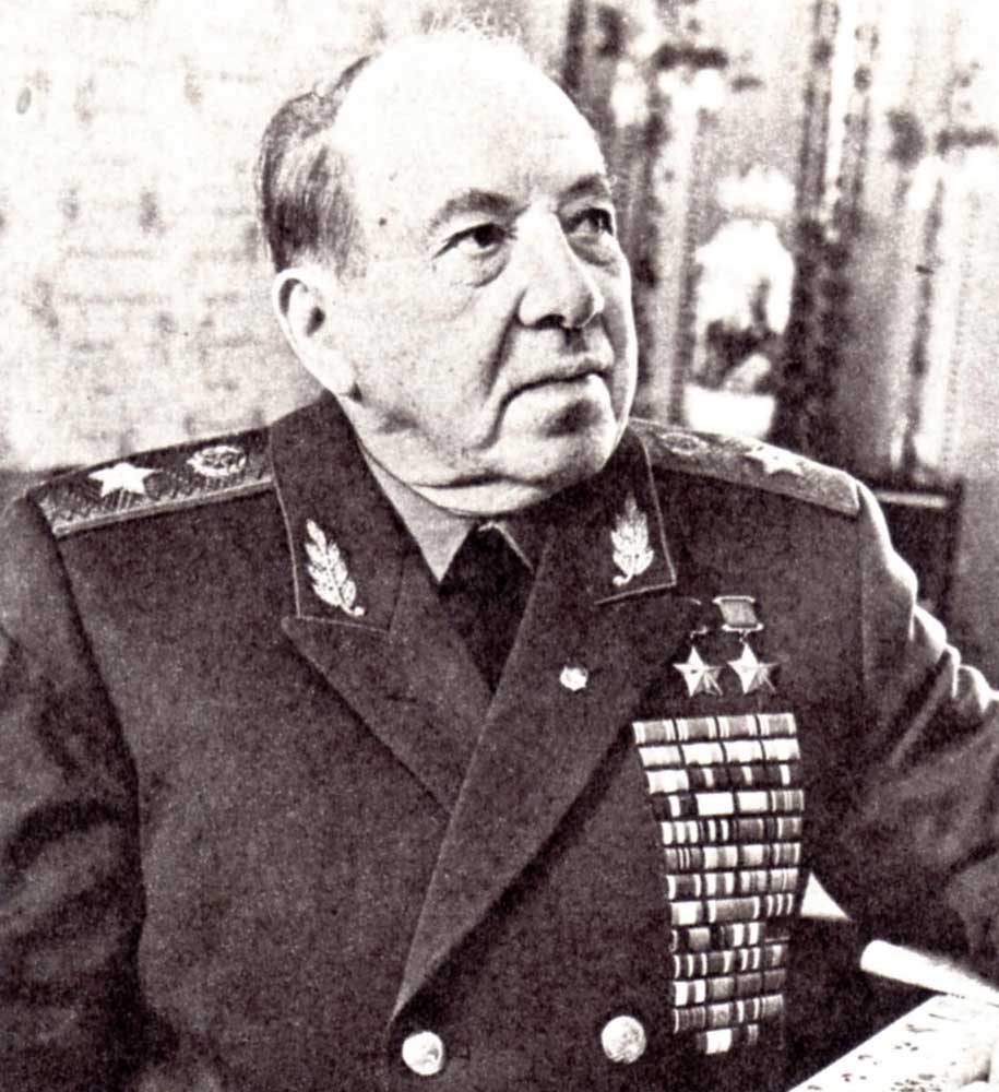 генерал армии, дважды Герой Советского Союза Иосиф Ираклиевич Русаковский