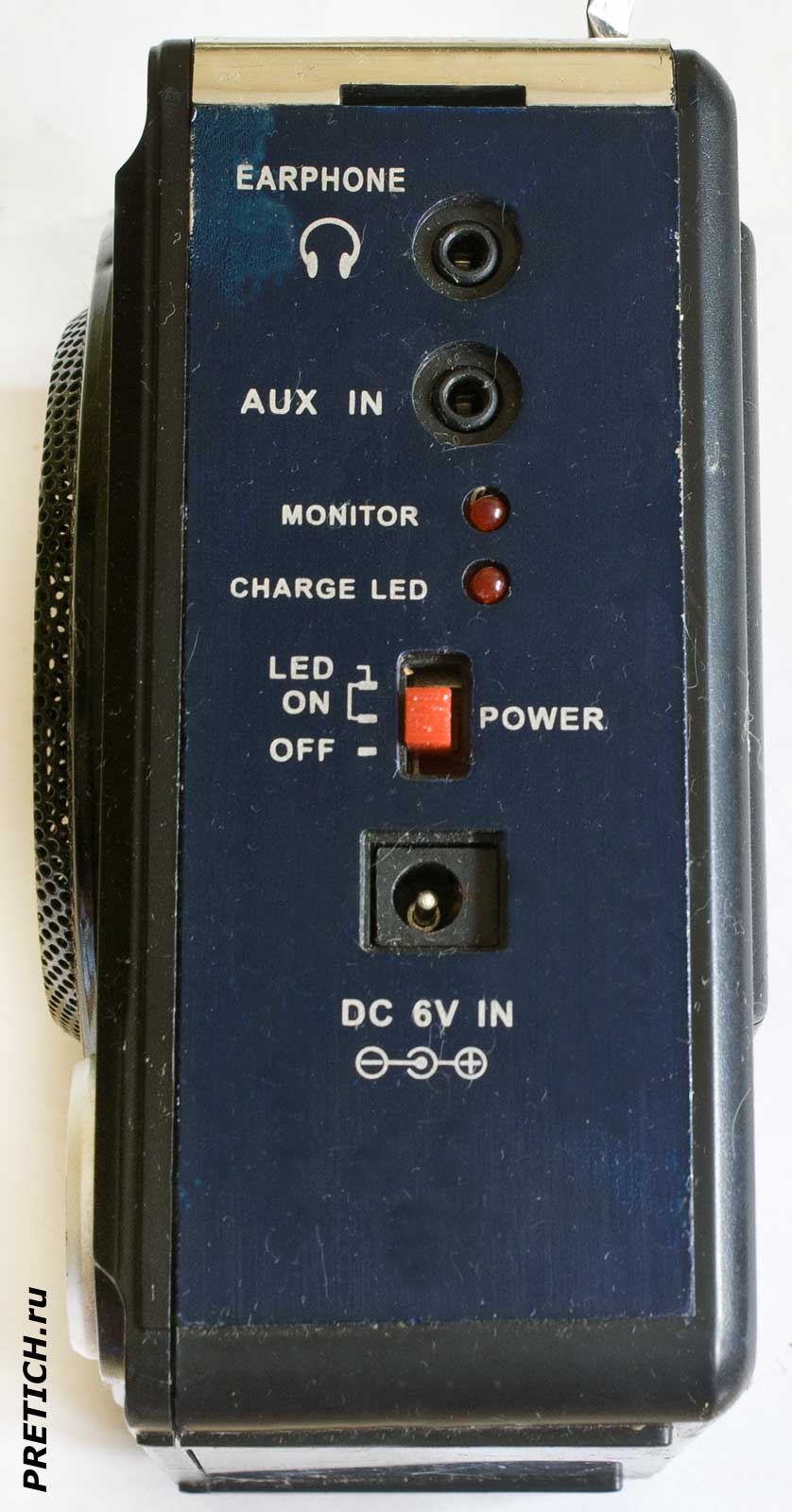 MRM-POWER MRM-6128T разъемы сбоку портативного радио, фонарика MRM-POWER MRM-6128T разъемы сбоку портативного радио, фонарика
