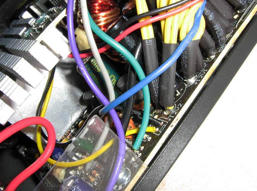 линии +12V в блоке питания для игрового компьютера линии +12V в блоке питания для игрового компьютера