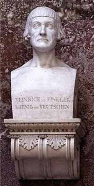 Бюст германского корля Генриха I - Heinrich I