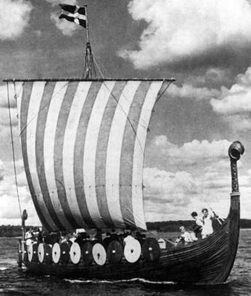 Ормен Фриске копия судна викингов, корабль из Гокстада Ормен Фриске копия судна викингов, корабль из Гокстада