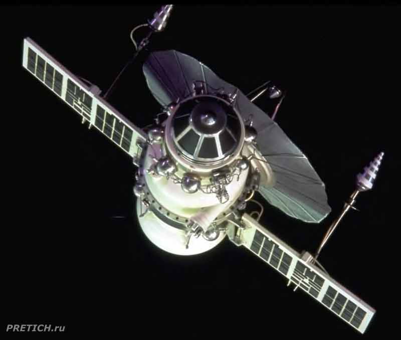 Вега-2 космический аппарат, снимок в космосе Вега-2 космический аппарат, снимок в космосе